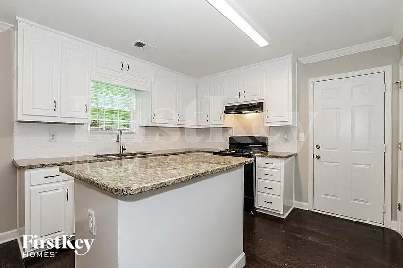 4 bed, 2.5 bath, 2237 sqft, $2,780 — Photo 4