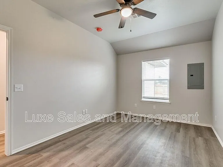 8004 NW 105th St — Photo 20