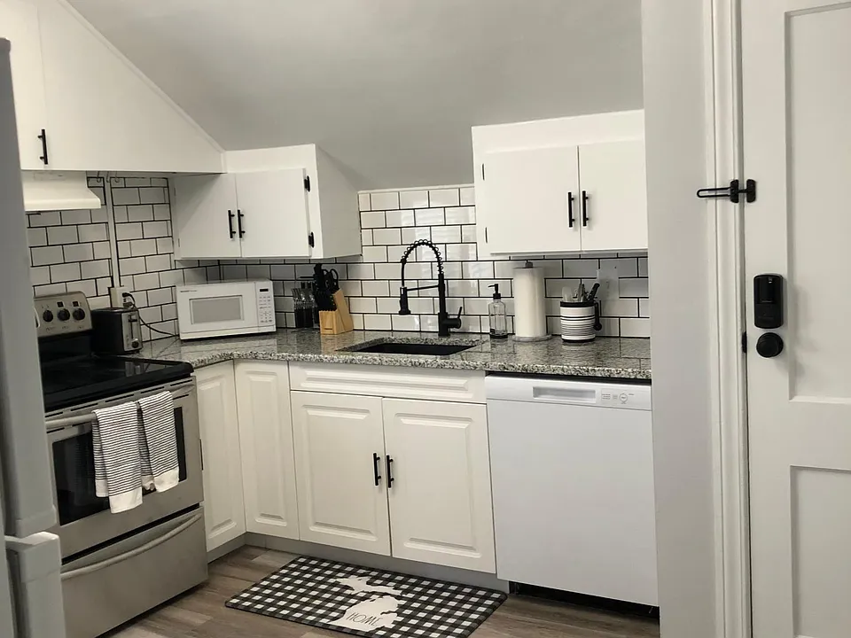524 W Troy St #2