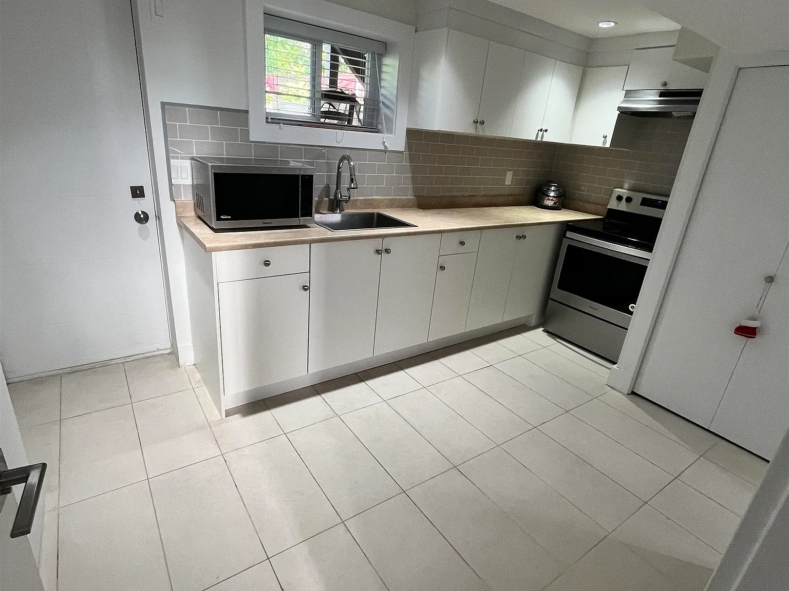 1 bed, 700 sqft, $1,600 — Photo 1