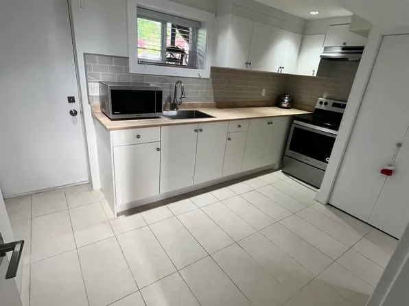 348 Laurentian Cres, Coquitlam, BC V3K 1Y4