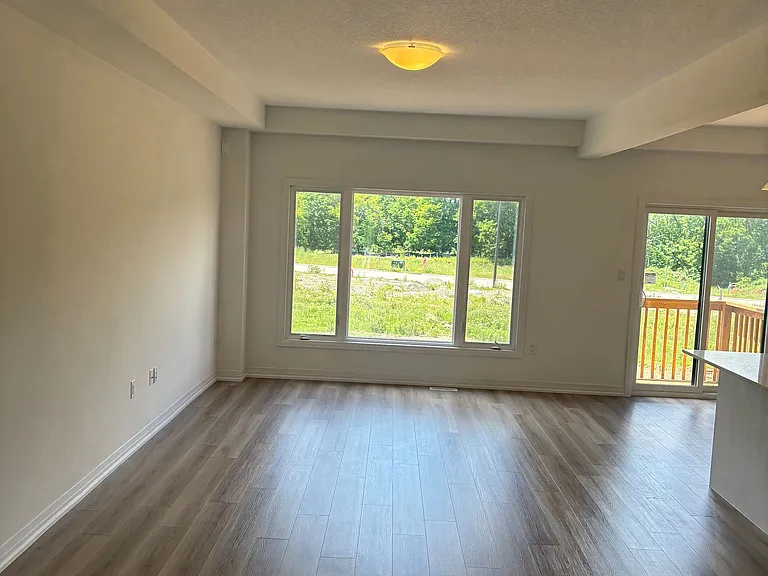 102 Gort Ave — Photo 2