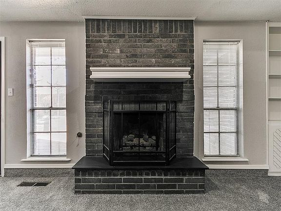 5th image of 300 Woodside Dr