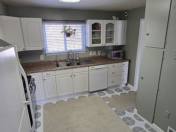 2nd image of 9315 Maryland St #B