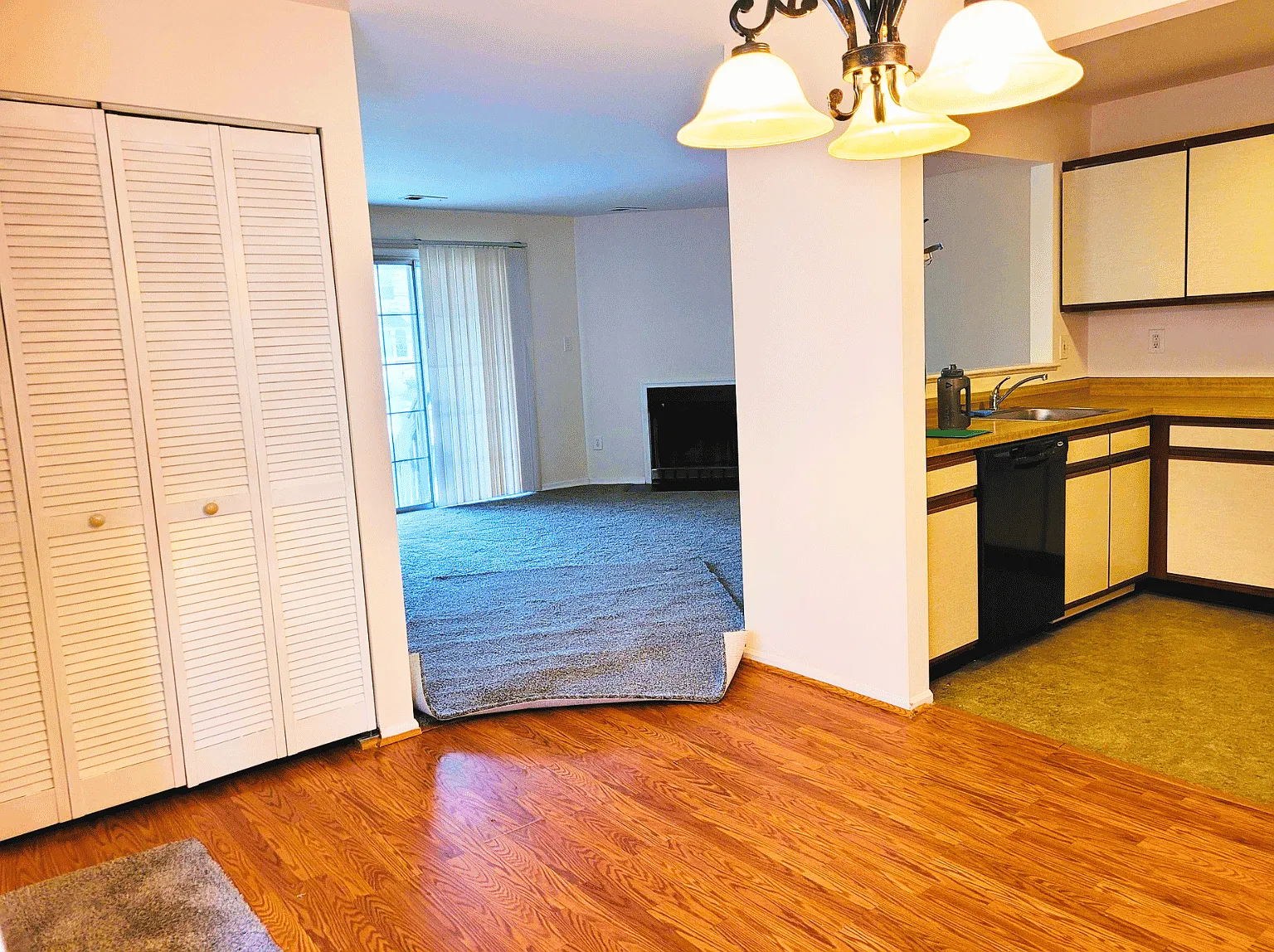2 bed, 1036 sqft, $2,175 — Photo 2