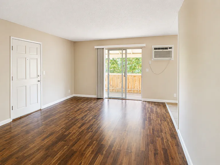 346 Hickory St #4 — Photo 8