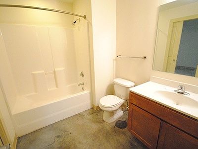 5th image of 1916 Lucas Ave APT 208