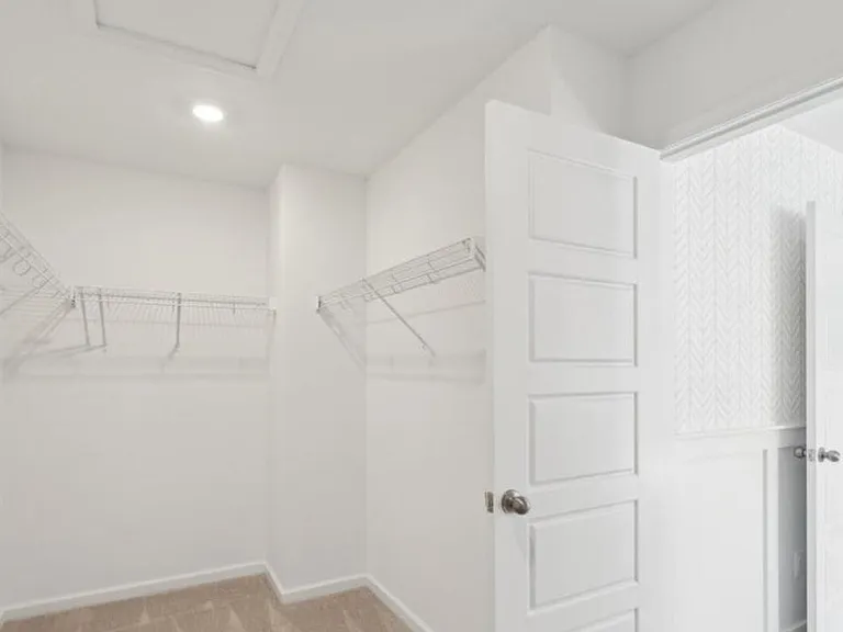 754 Ridgley Dr — Photo 8