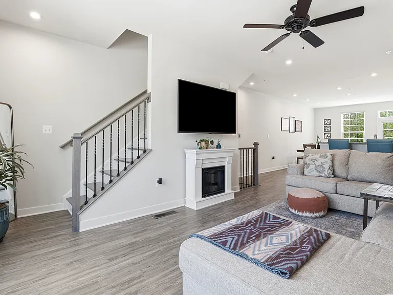 4915 Crest View Dr — Photo 22