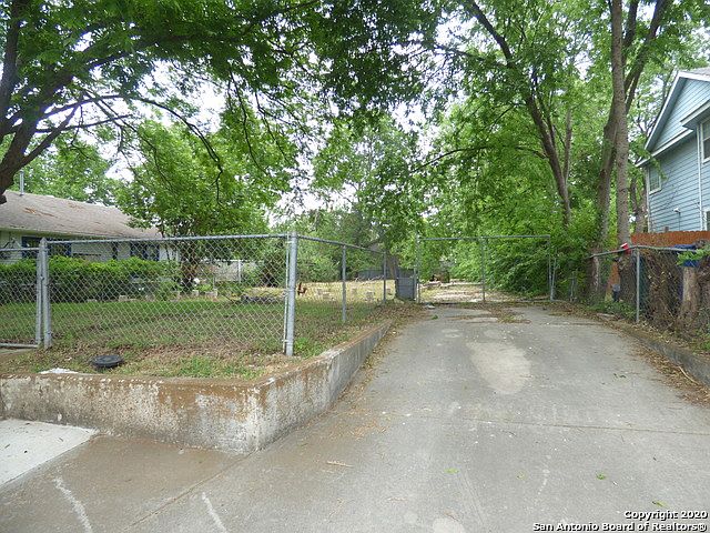 1st image of 1038 Stonewall St