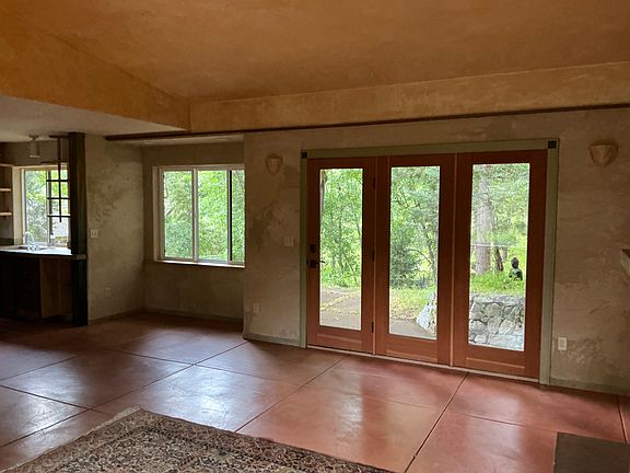 3rd image of 176 Strawberry Ln