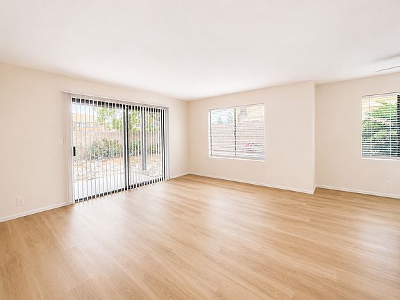 3rd image of 8582-8598 Tamarind Ave #G