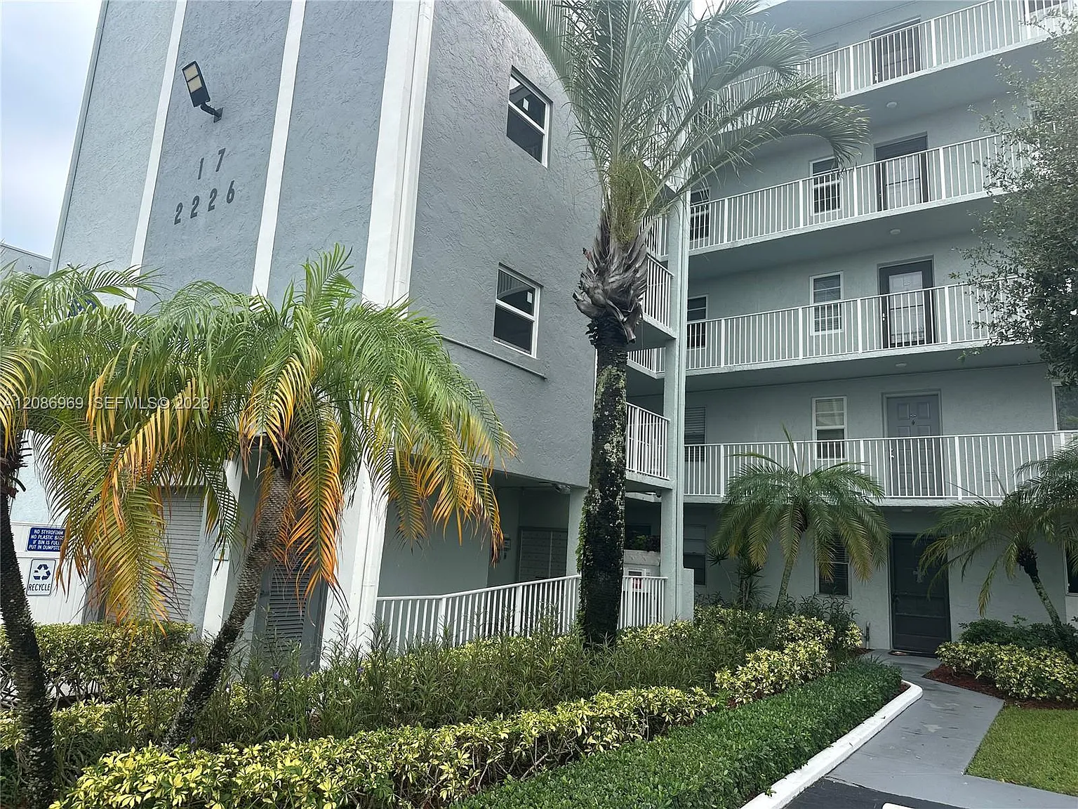 Cypress Bend Condominium — Photo 2