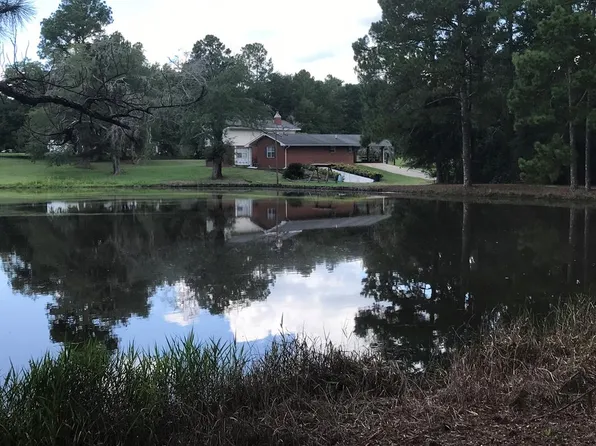 100 Leroy Sapp Rd, Douglas, GA 31533