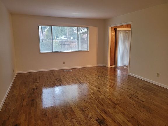 3rd image of 1831 N Denair Ave