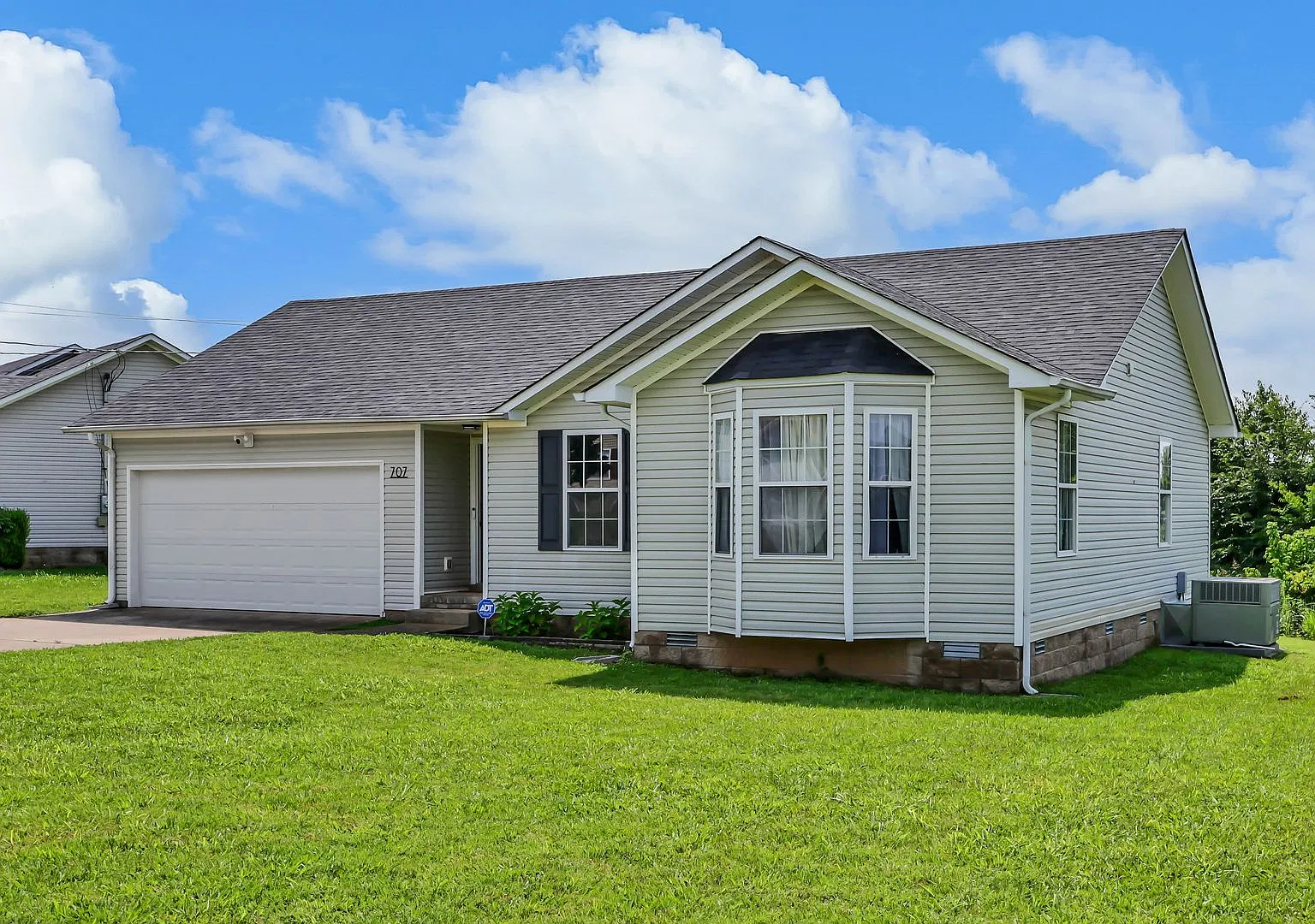 3 Bedroom Home in Oak Grove, KY! — Photo 1