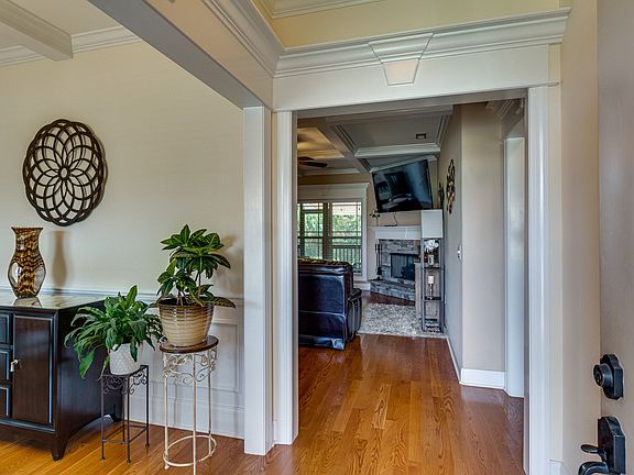5th image of 5118 General Eisenhower Dr