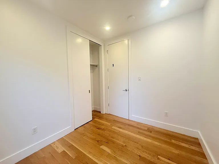 218 W 22nd St #2R — Photo 13