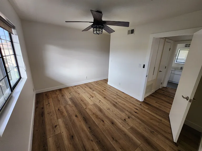 157 W Ash Ave #E — Photo 14