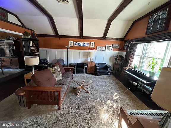 5th image of 168 Shady Brook Cir