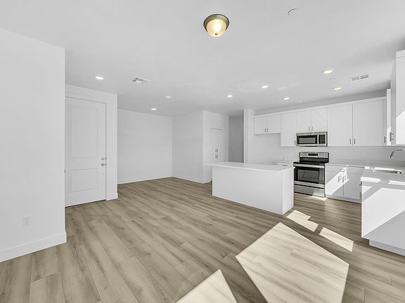 3rd image of 5599 S Carnelian Pkwy #110
