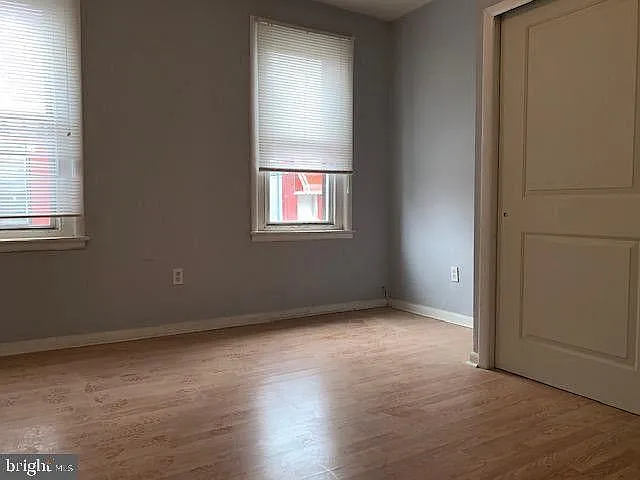 2037 McClellan St — Photo 9