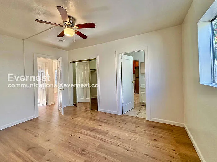 428 1/2 N Kingsley Dr — Photo 14