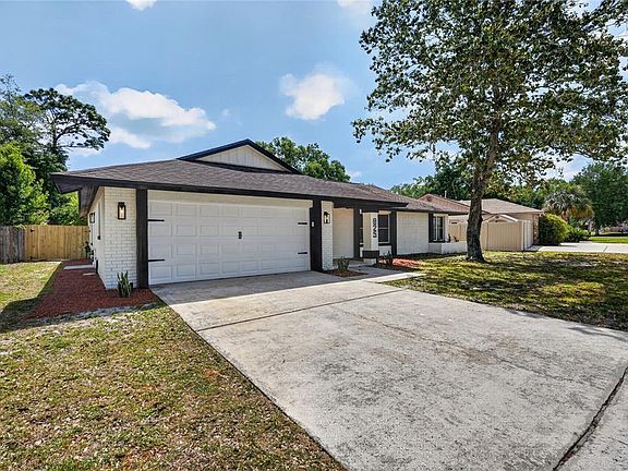 2nd image of 825 Rill Dr