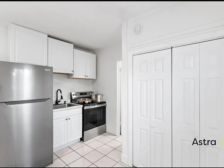 1429 Laura St #D — Photo 4