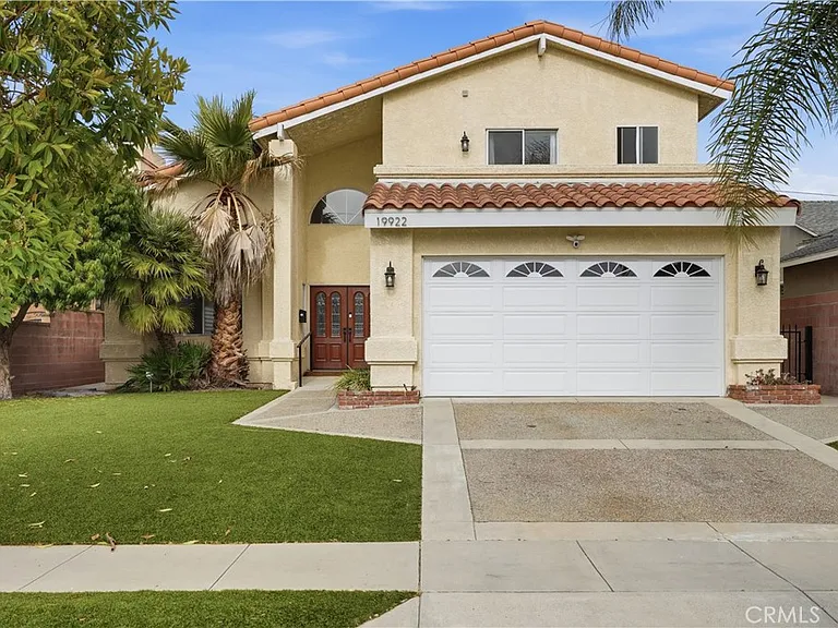 19922 Mansel Ave — Photo 2