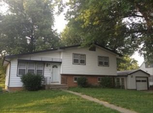 3129 Nanette Dr, Country Club, MO 64506