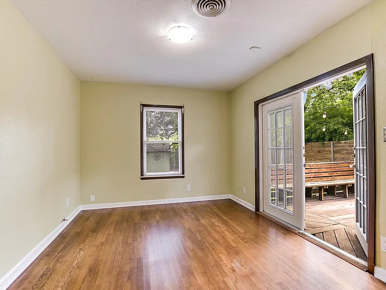 208 Braeswood Rd — Photo 13
