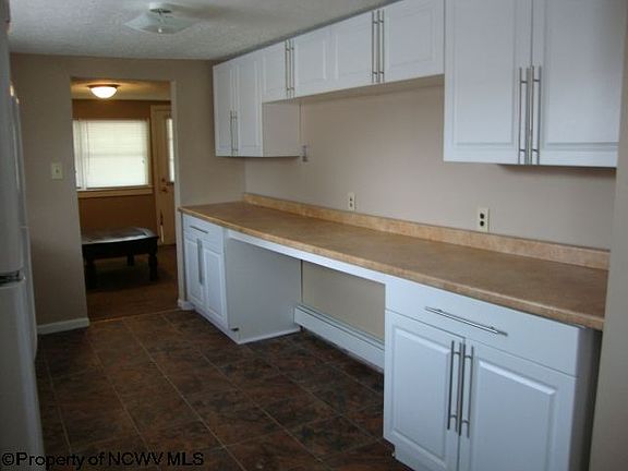 3rd image of 76 Fairmor Dr