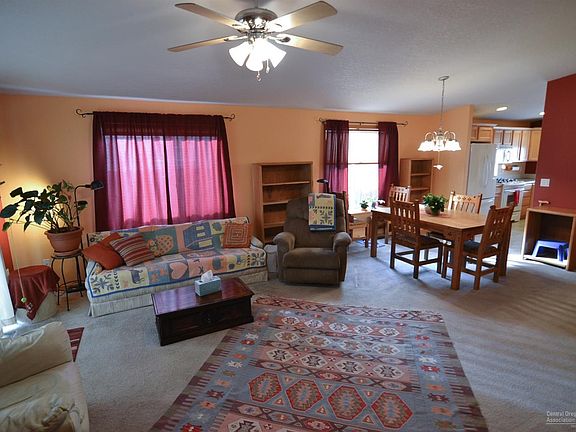 5th image of 704 NE Robin Pl