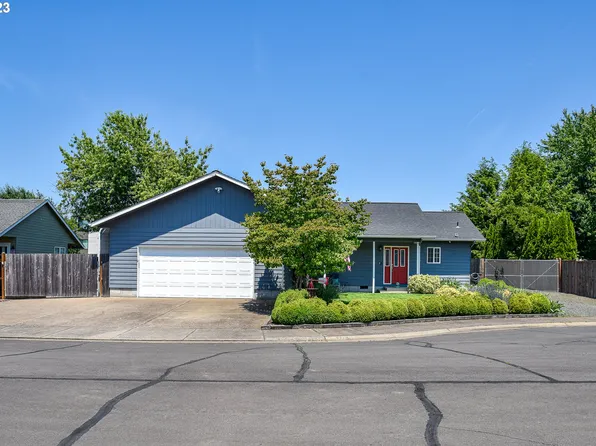 740 W 17th Ave, Junction City, OR 97448