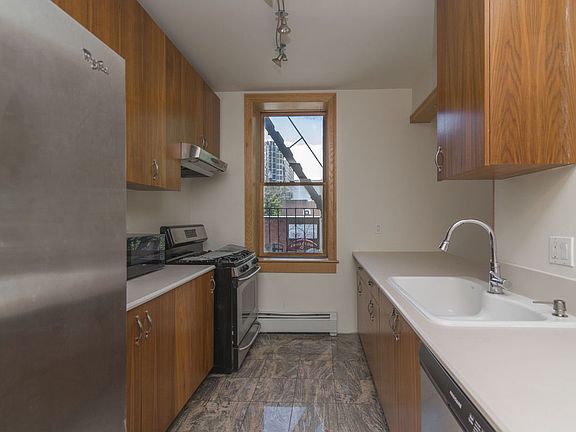 2nd image of 463 Lincoln Pl #1