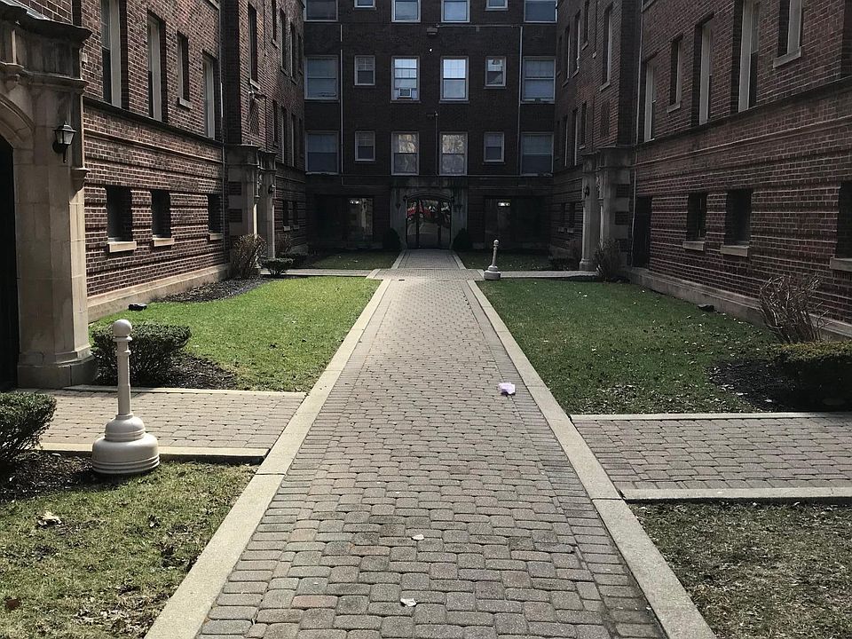 1st image of 3265 1/4 W Wrightwood Ave #3M