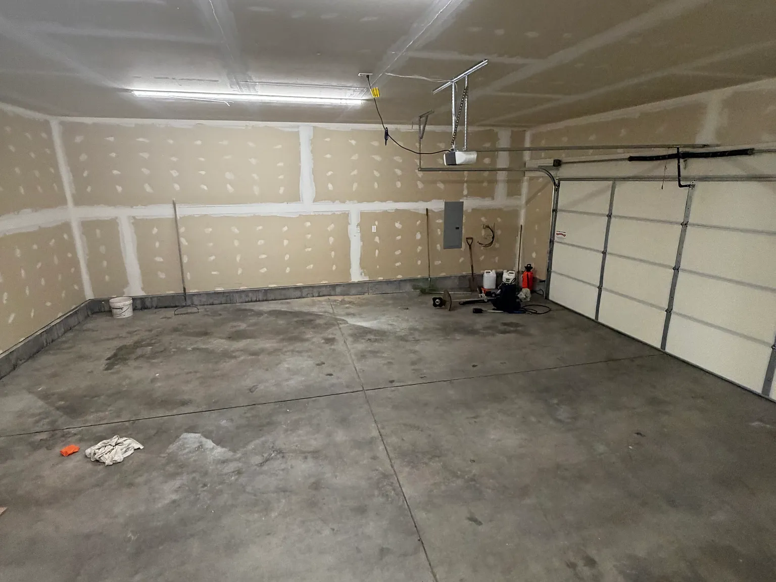 5 bed, 2318 sqft, $2,500 — Photo 3
