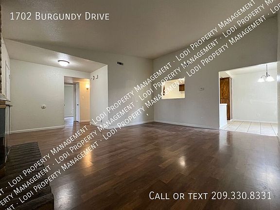 3rd image of 1702 Burgundy Dr