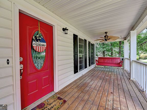 4th image of 1609 White Oak Dr
