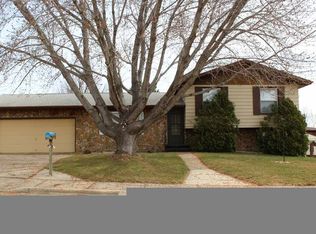1702 5th Ave NW, Mandan, ND 58554