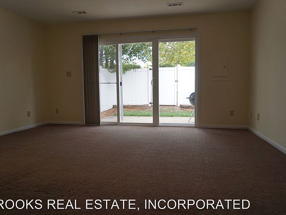 3rd image of 3807 Staffordshire Ln