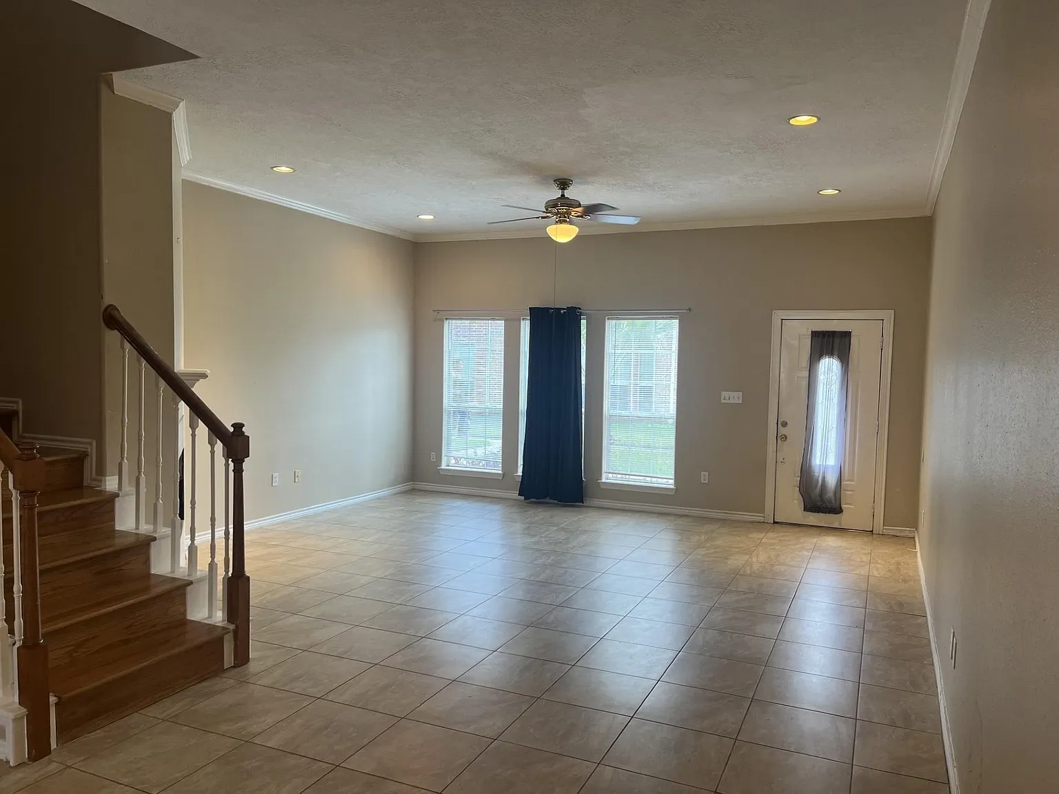 2 bed, 2.5 bath, 1596 sqft, $1,595 — Photo 2
