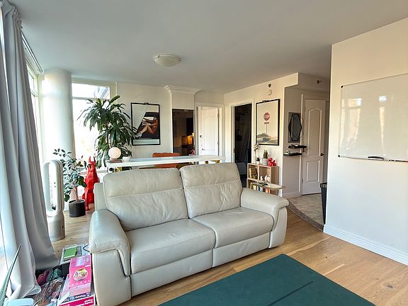 4th image of 3440 Guider Ave APT 4C