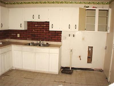 2nd image of 2142 Randall St