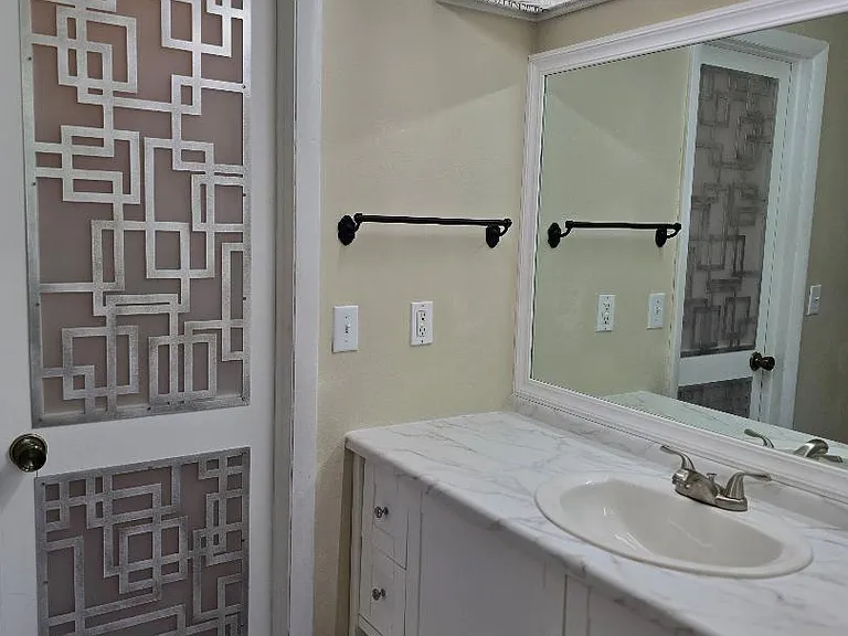 777 Robin Ave — Photo 14