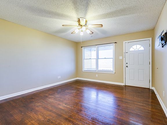 4th image of 2423 Freeland Ave