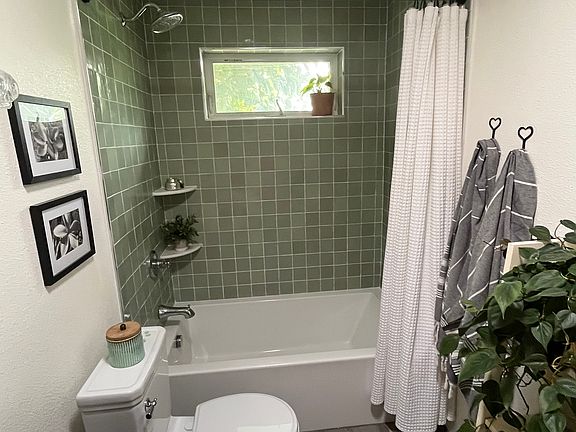 2nd image of 226 Agnus Dr