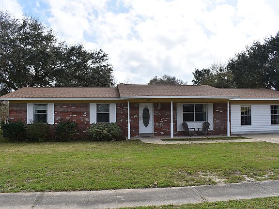 2nd image of 606 Mountain Dr