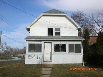 1st image of 328 W Wilson Ave